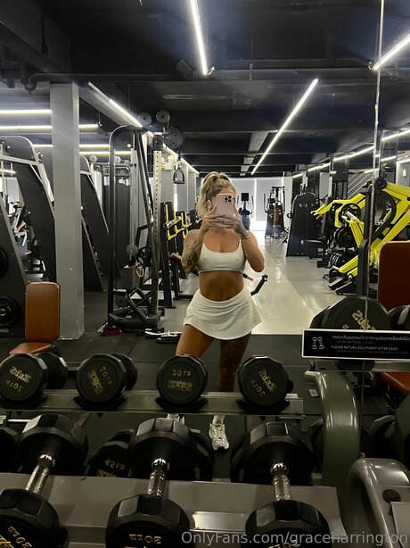 Graceharrington exklusive heiße bild