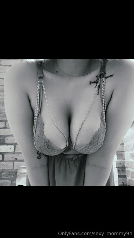 Sexy Mommy94 model pornographische galerien