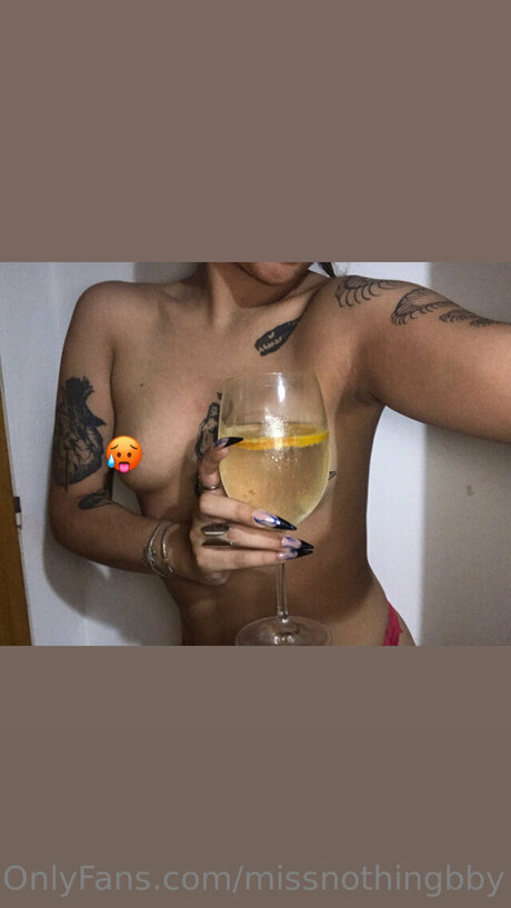 Missnothingbby heiße pornografische galerie