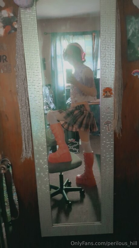 Perilous Hill hübsche heiße galerien