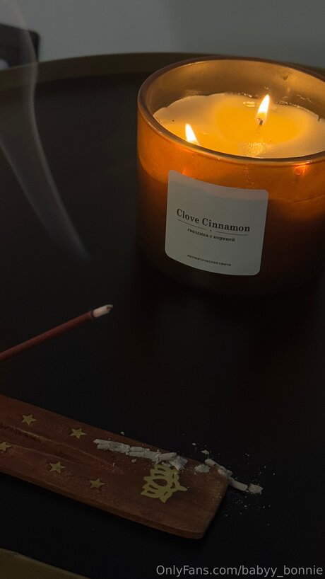 Babyy Bonnie erotische erwachsene bilder