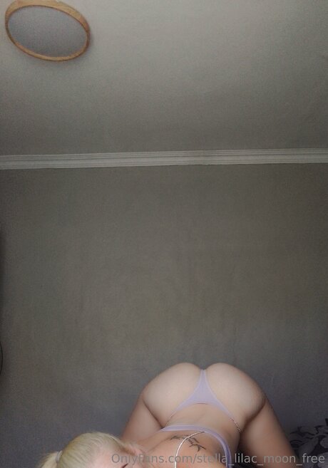 Stella Lilac Moon Free sexy beste foto