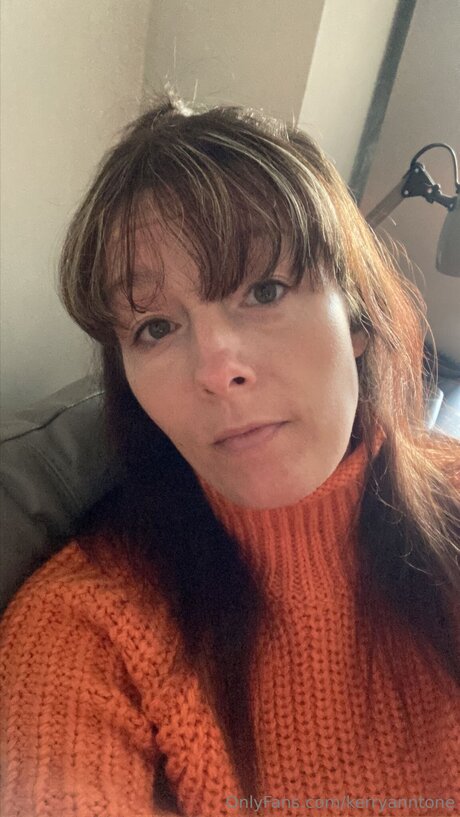 Kerryanntone model nackten fotos