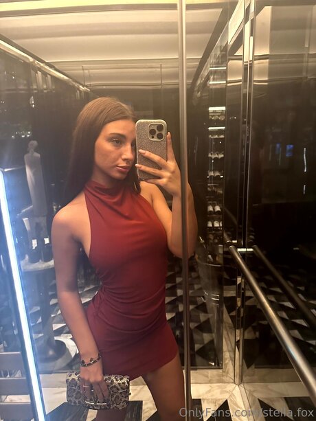 Yaslin Fox porno nackt bild