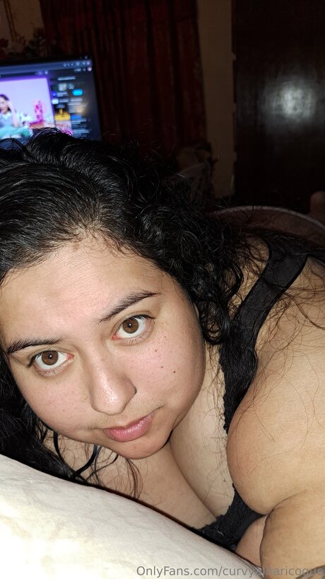 Curvyalbaricoque nacktheit perfekte galerie