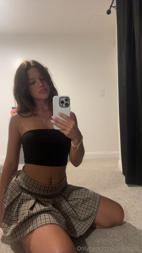 Imlylalust schauspielerin perfekte fotos