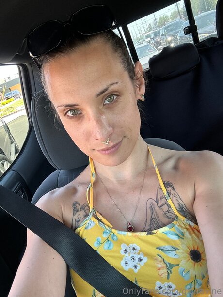 Gigiravine nackt schöne bild