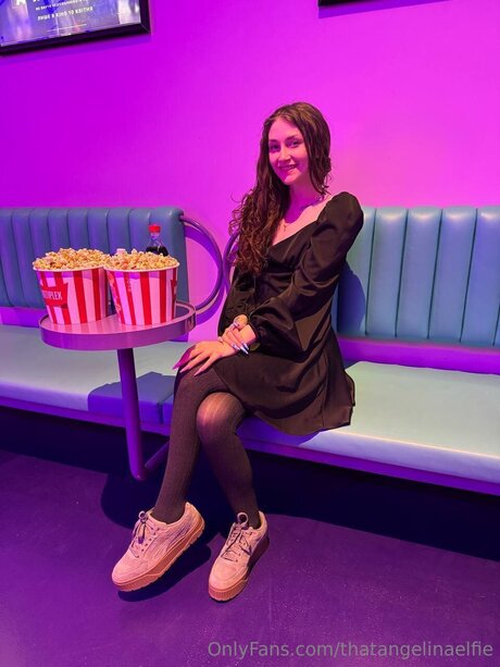 Thatangelinaelfie schauspielerin hübsche archiv