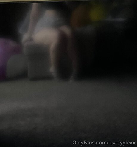 Lovelyylexx nacktheit exklusive foto