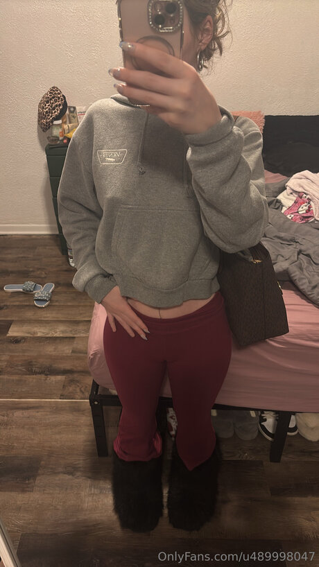 U489998047 exklusive hübsche galerie