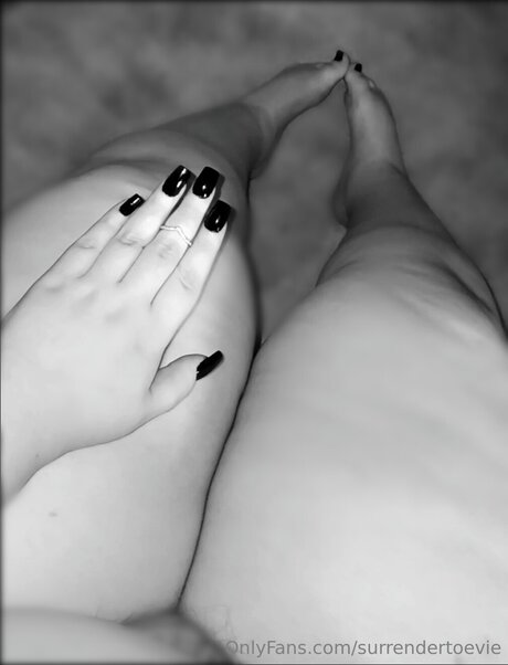 Surrendertoevie nacktheit pornographische fotos