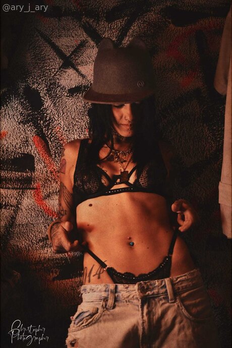 Ary J Ary xxx hübsche bilder