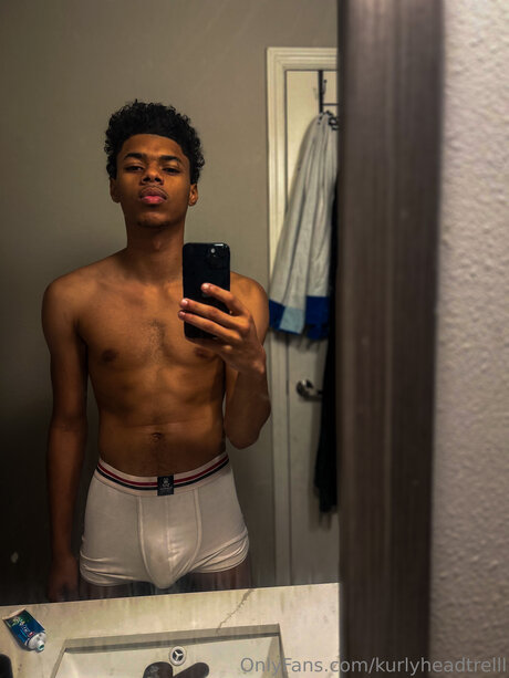 Kurlyheadtrelll porno foto