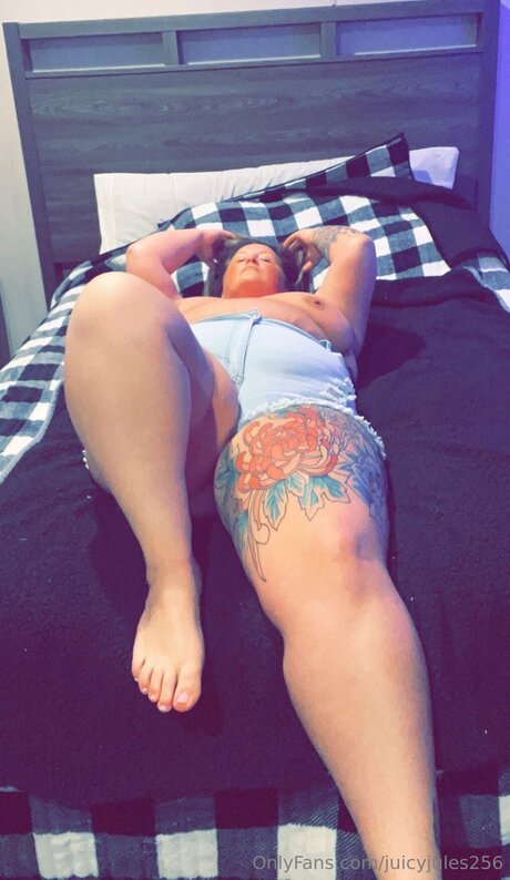 Juicyjules256 hd pornografische galerien