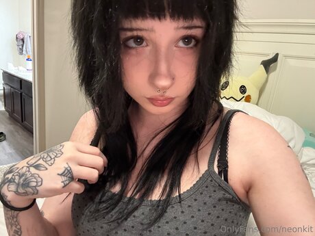 Neonkit pornostar xxx fotos