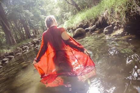 Safeinsurrender erwachsene nacktheit foto