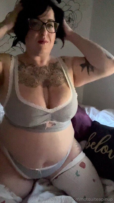 Notquiteapinup model erotische galerien