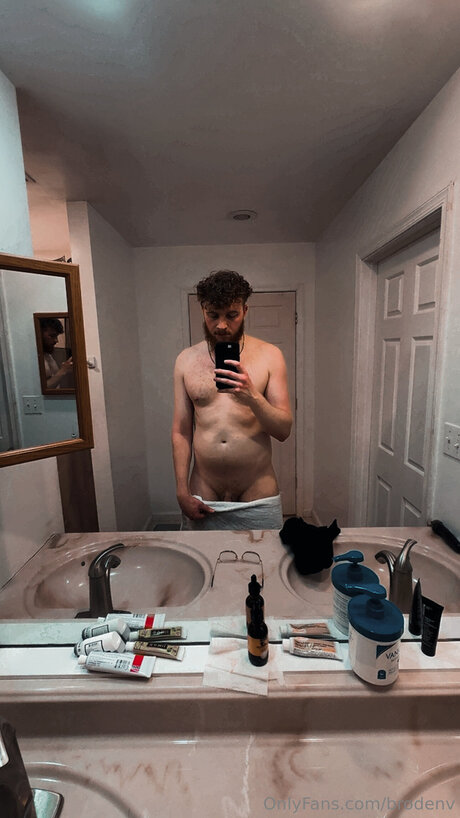 Brodenv nacktheit sexy galerie