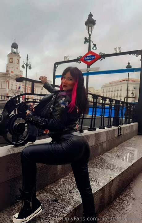 Giantess Debora hd nackten galerien