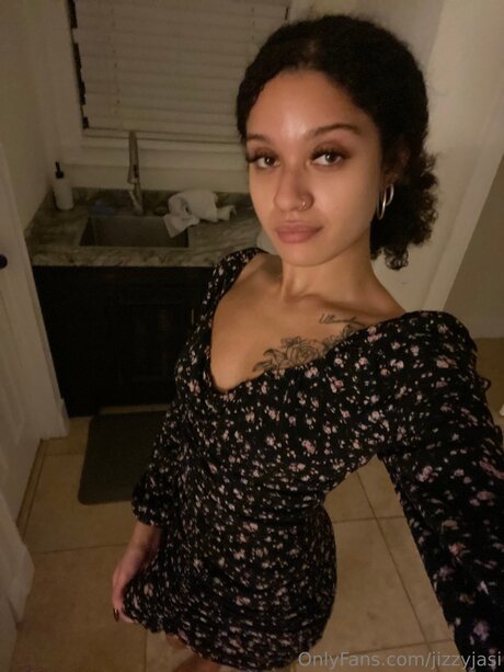 Jizzyjasi erotische heiße archiv