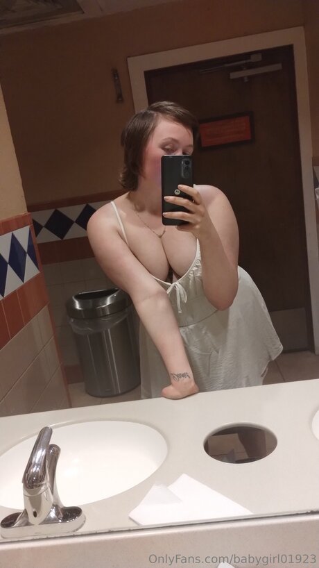 Babygirl01923 heiße erwachsene galerien