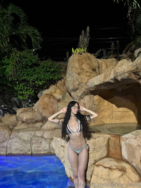 Emily David erwachsene nacktheit bild