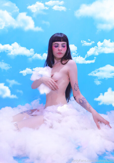 Bunnybutts erwachsene nackte galerie
