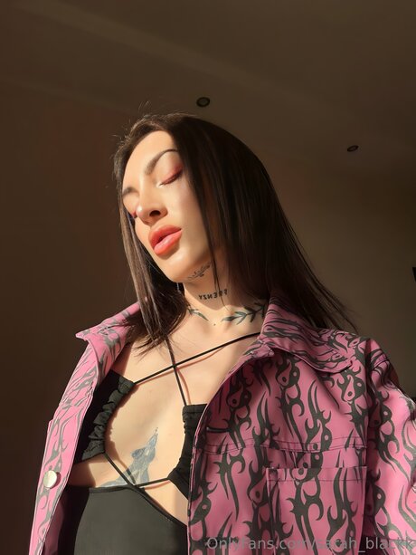 Sarah Blackk freie sexy bild