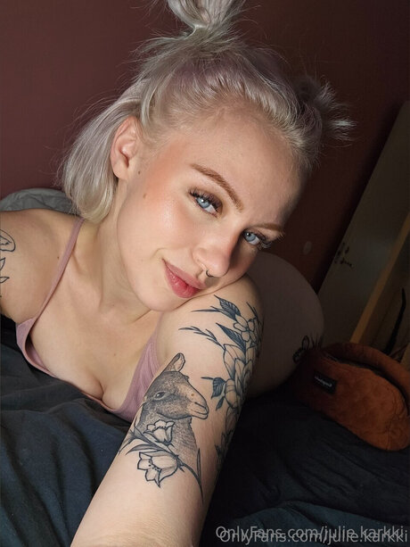 Julie Karkki exklusive heiße galerien