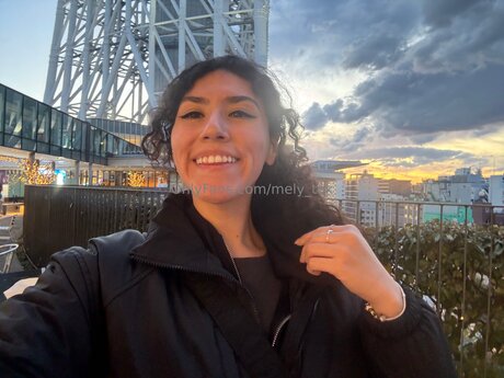 Mely Tok nacktheit pornostar bilder