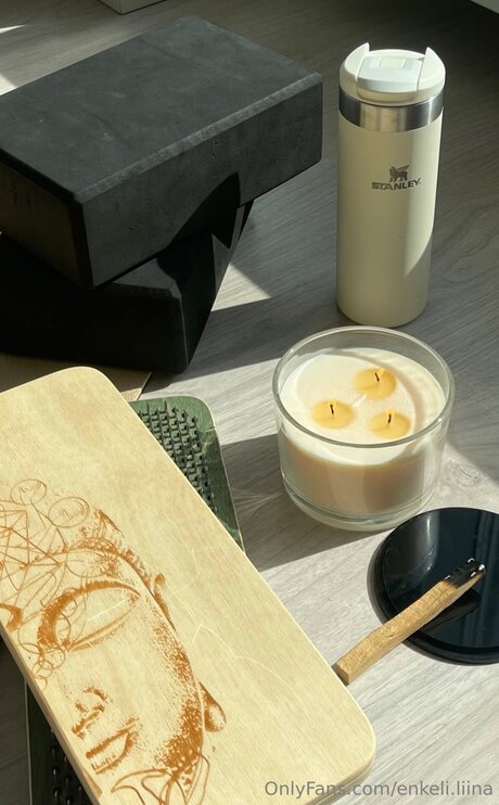 Enkeli Liina perfekte erotische bild