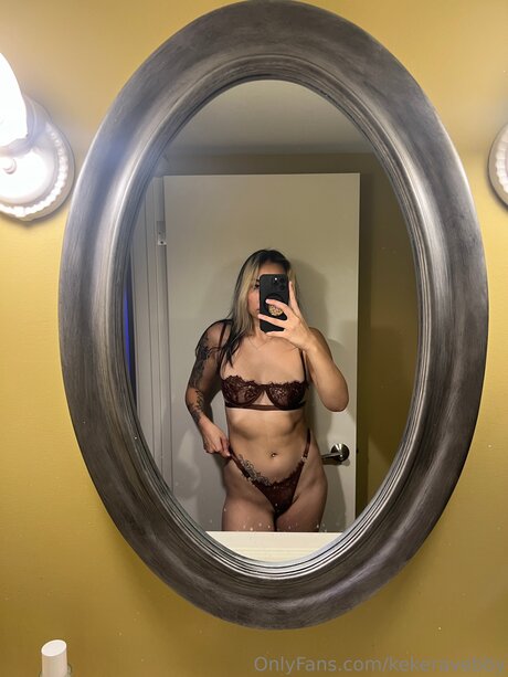 Kekeravebby exklusive pornographische foto