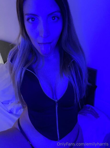 Emilyharris porno nette bild