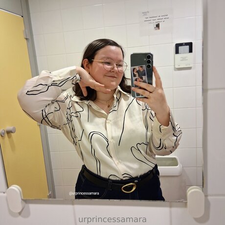 Urprincessamara erotische heiße foto