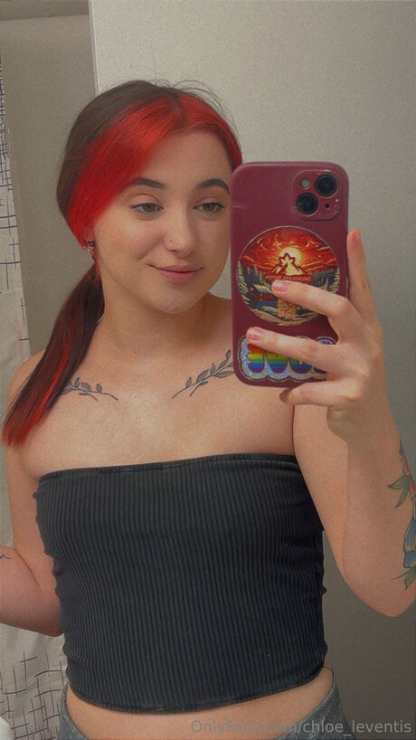 Red W model sex bild