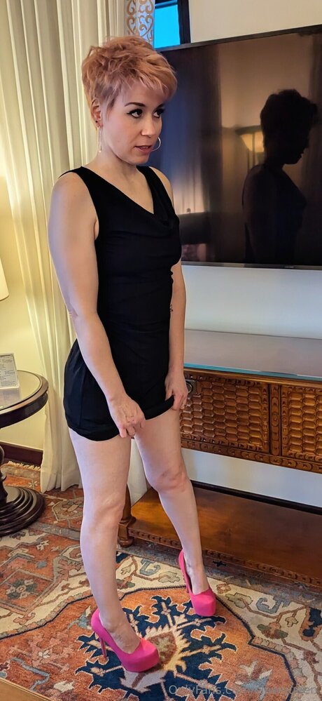 Clawqueen nacktheit erwachsene fotos