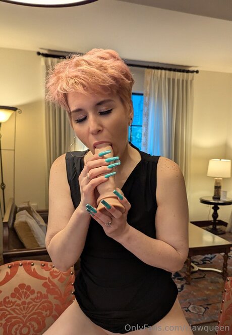 Clawqueen schöne nacktheit archiv