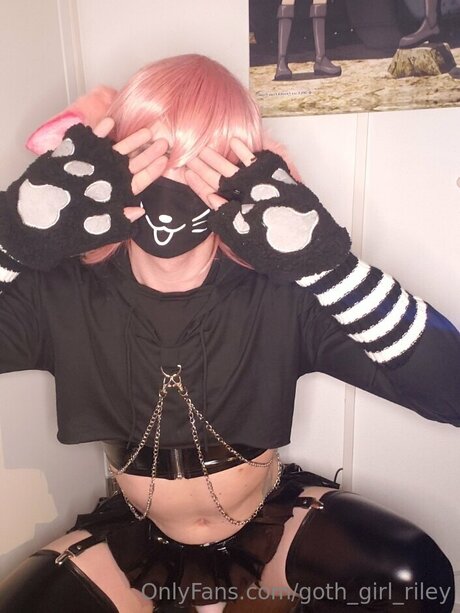 Goth Girl Riley nackt sex foto