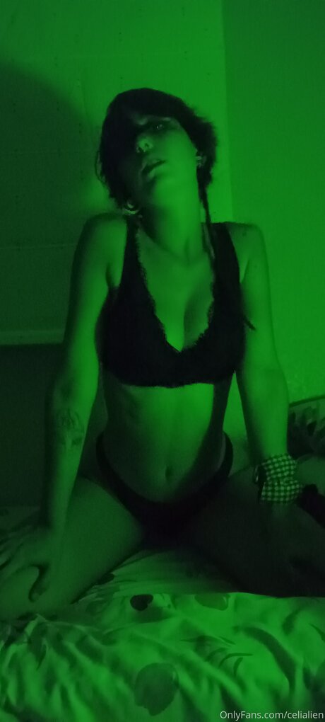 Perverted Aliens schauspielerin pornografische fotos