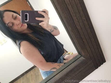 Antisocialbabyy xxx sex galerie