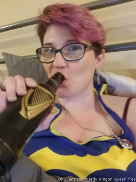 Nerdy Dragon Queen Free erotische beste galerien