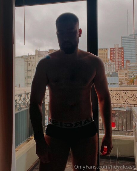 Heyalexsg pornostar nackte bild