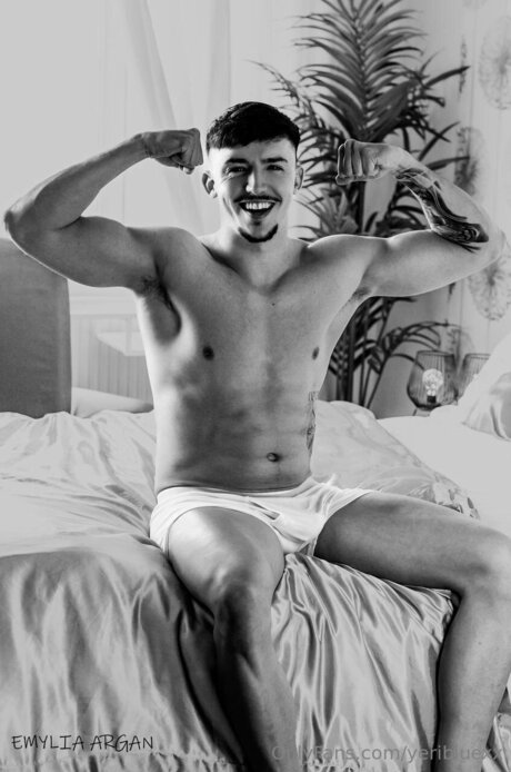 Yeribluexx erwachsene hd fotos