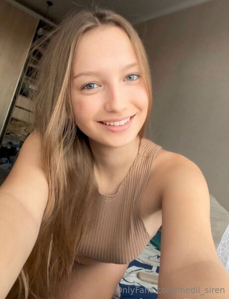 Medii Siren porno nackte galerien