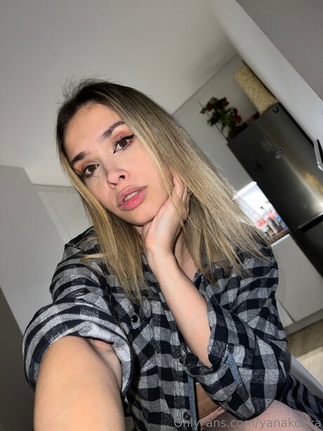 Yanakokka schauspielerin pornographische bilder