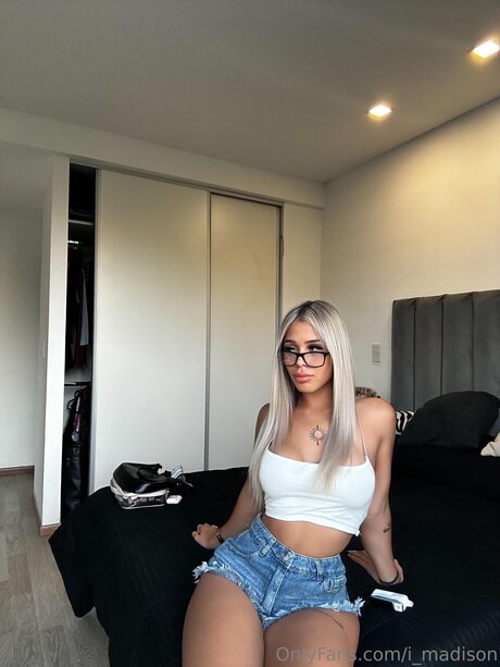 Iammaddie06 schauspielerin nackten foto