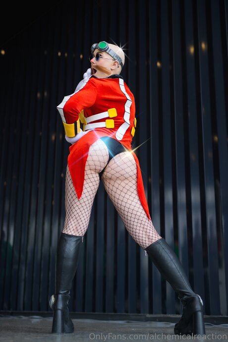 Alchemicalreaction nackte bild