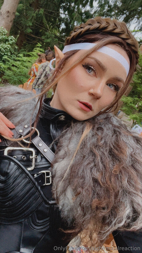 große titten brünette nur fans erotische nacktheit foto