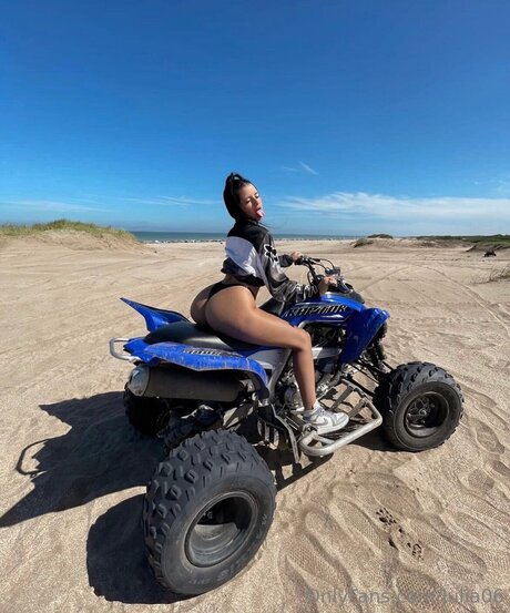 Julieblossom model foto