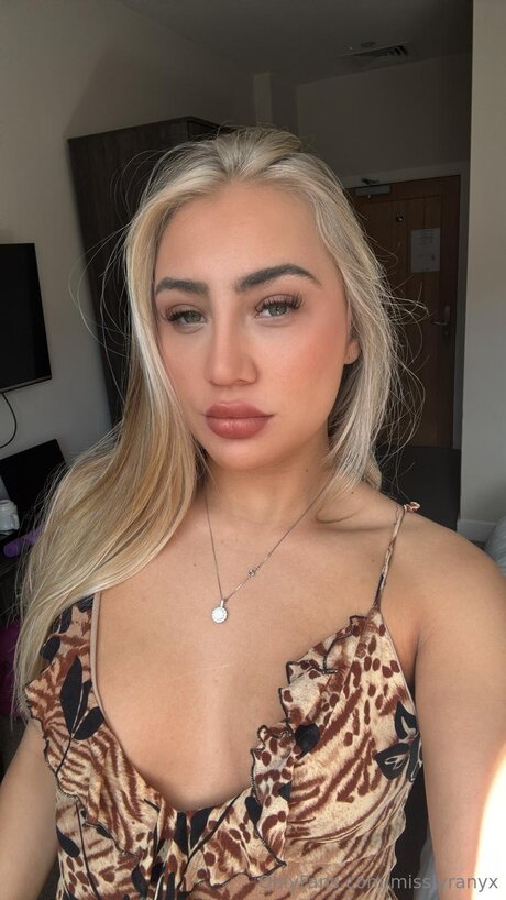 Misslyranyx model erotische bild